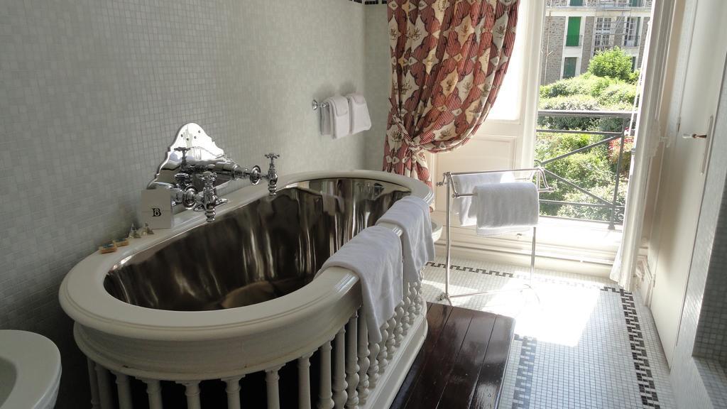 Hotel Villa Reine Hortense Dinard Ruang foto